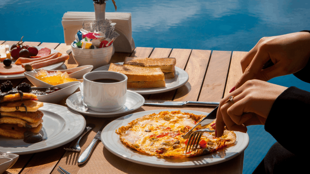 Beachside restaurant in Fort Lauderdale serving pizza and sandwiches near Lauderdale Beach